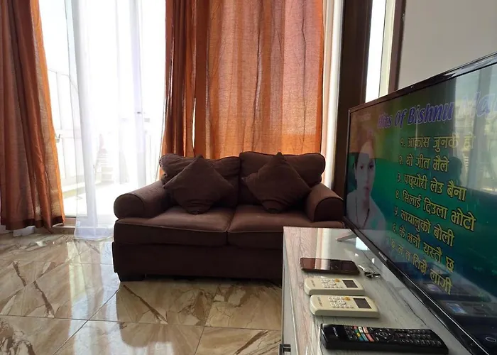 شقة 2-bedroom In M6 *