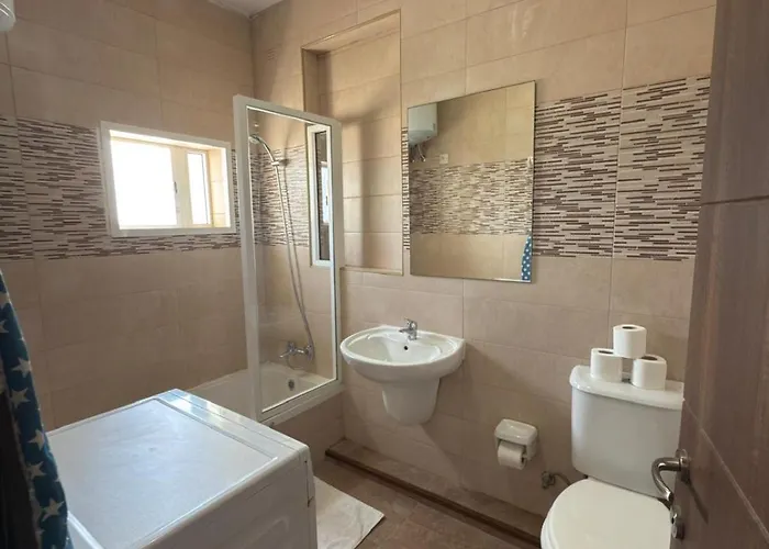 2-bedroom In M6 아파트 *